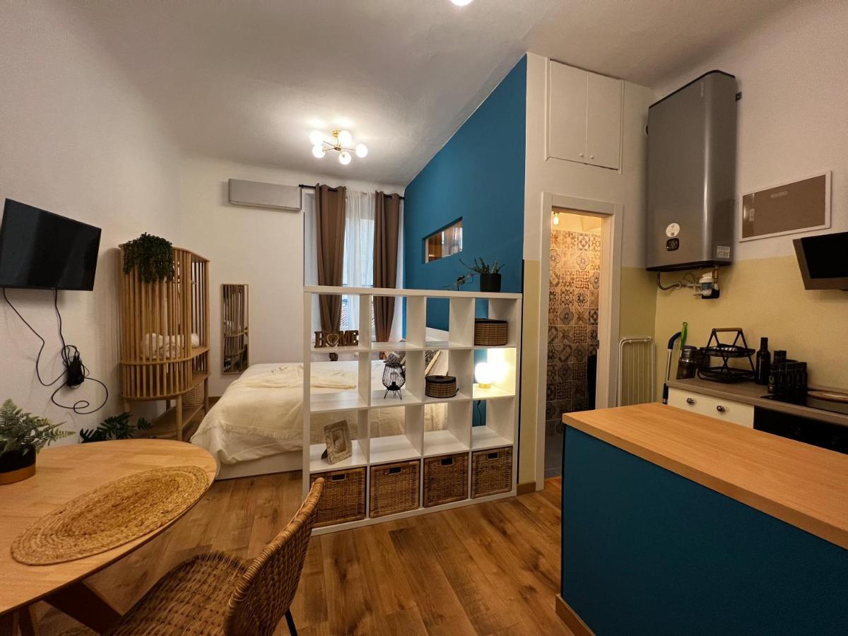 Regina Milano Ai Navigli - Sky Tv, Wifi And Breakfast Box Appartement Buitenkant foto