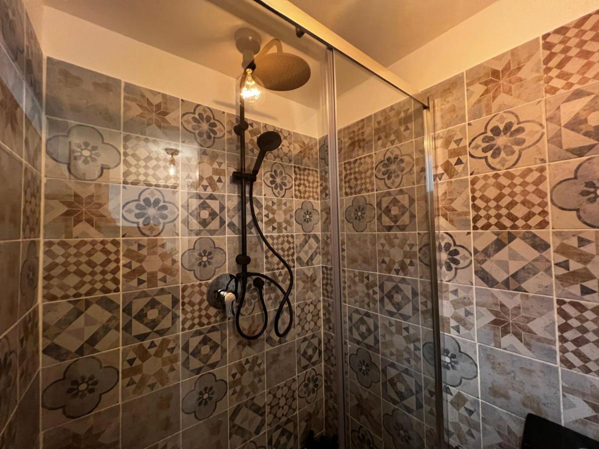 Regina Milano Ai Navigli - Sky Tv, Wifi And Breakfast Box Appartement Buitenkant foto