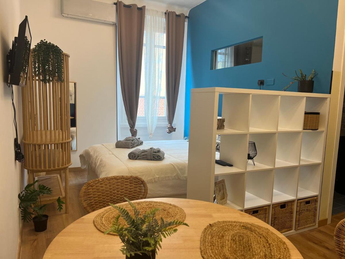 Regina Milano Ai Navigli - Sky Tv, Wifi And Breakfast Box Appartement Buitenkant foto