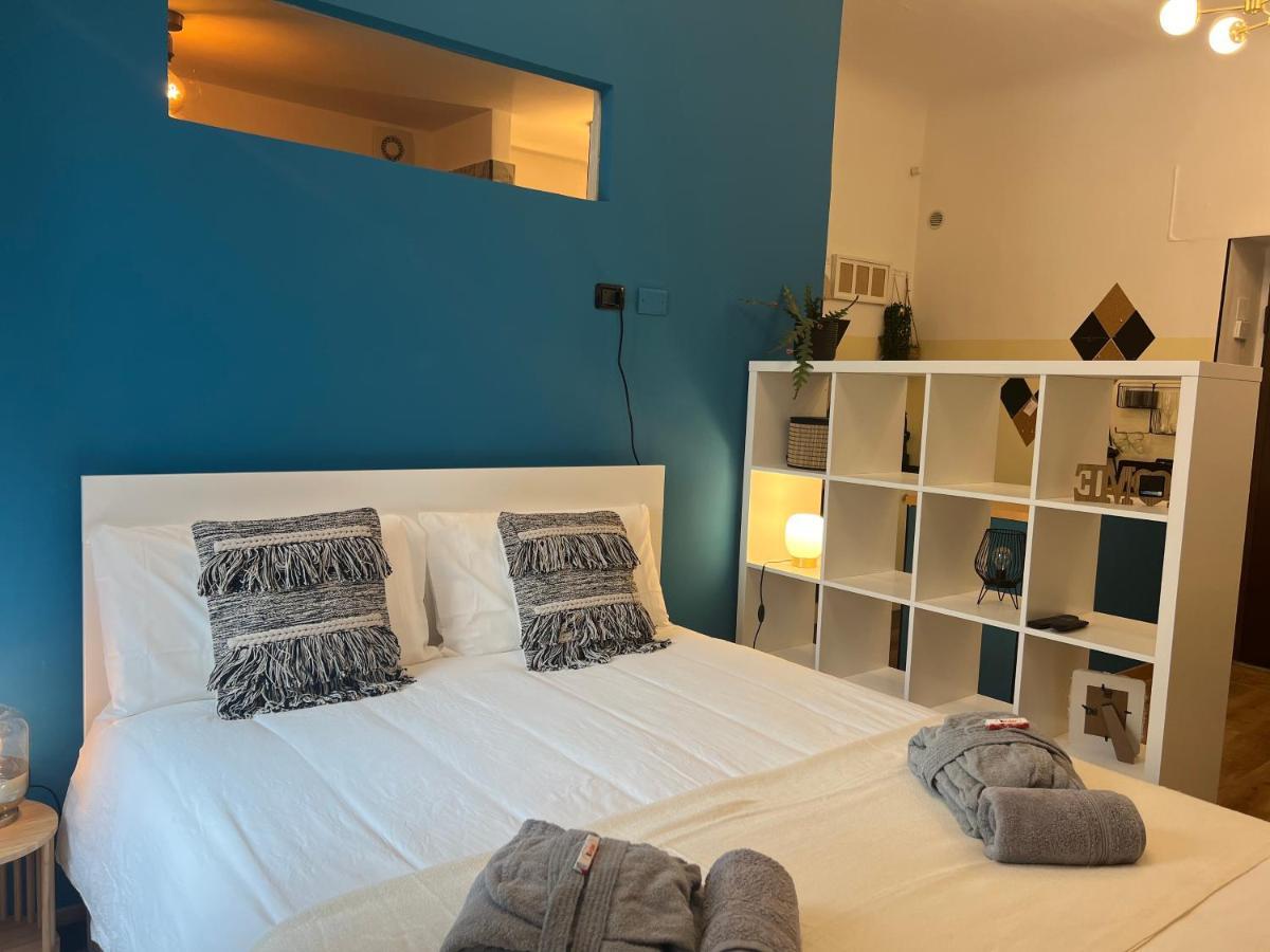 Regina Milano Ai Navigli - Sky Tv, Wifi And Breakfast Box Appartement Buitenkant foto