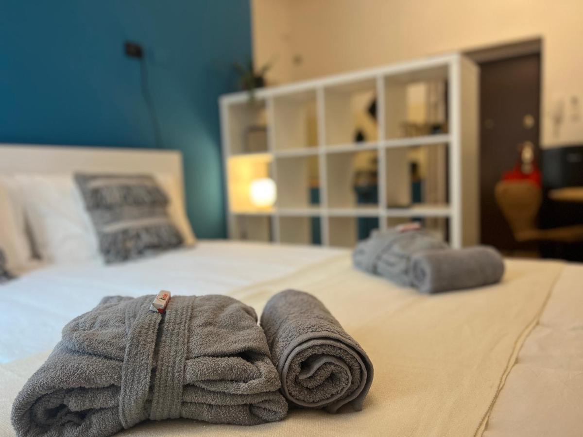 Regina Milano Ai Navigli - Sky Tv, Wifi And Breakfast Box Appartement Buitenkant foto