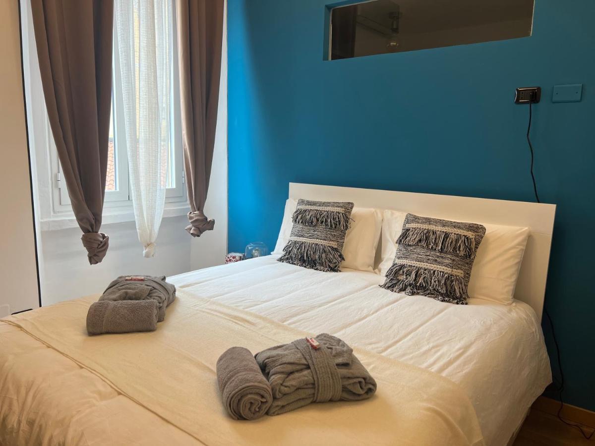 Regina Milano Ai Navigli - Sky Tv, Wifi And Breakfast Box Appartement Buitenkant foto