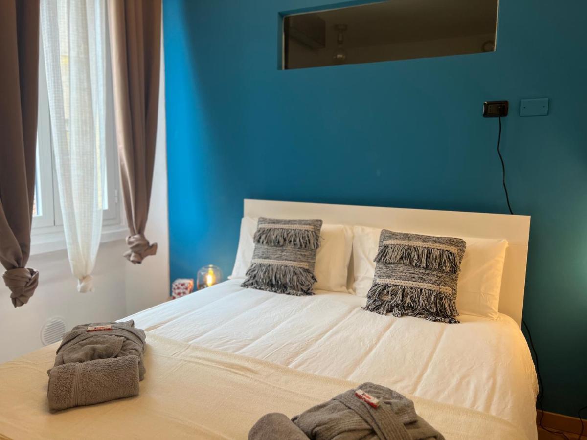 Regina Milano Ai Navigli - Sky Tv, Wifi And Breakfast Box Appartement Buitenkant foto