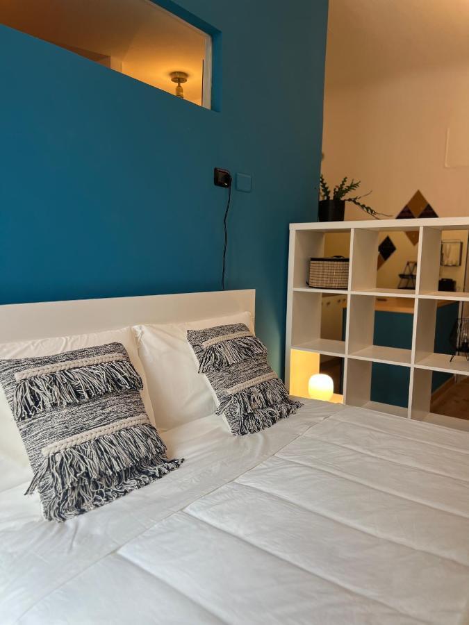 Regina Milano Ai Navigli - Sky Tv, Wifi And Breakfast Box Appartement Buitenkant foto