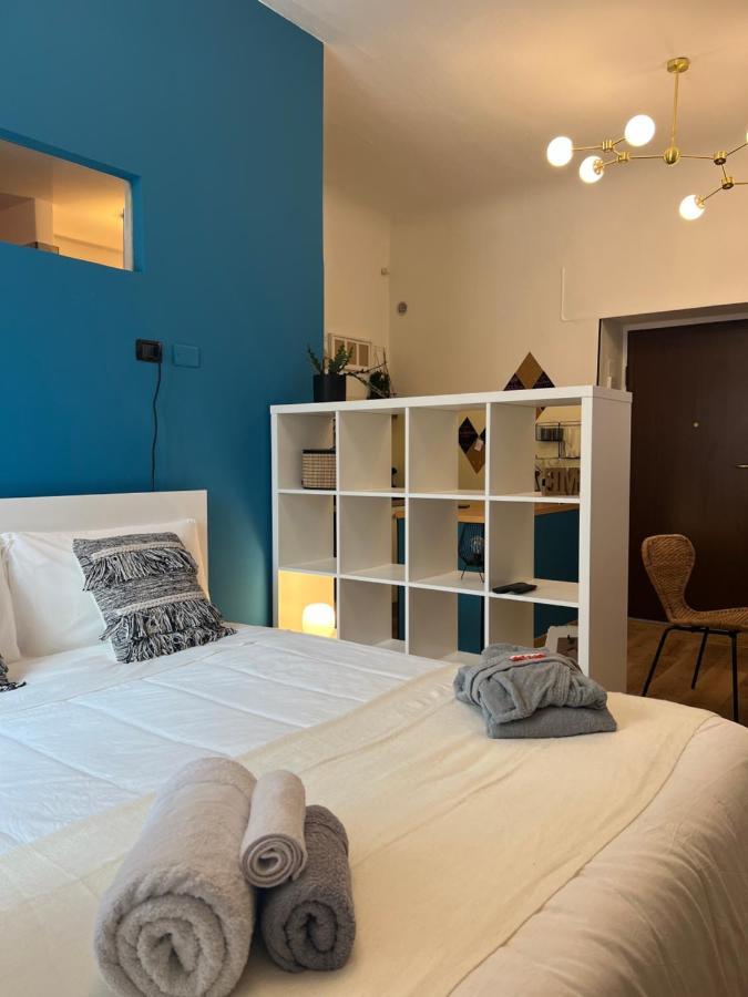 Regina Milano Ai Navigli - Sky Tv, Wifi And Breakfast Box Appartement Buitenkant foto